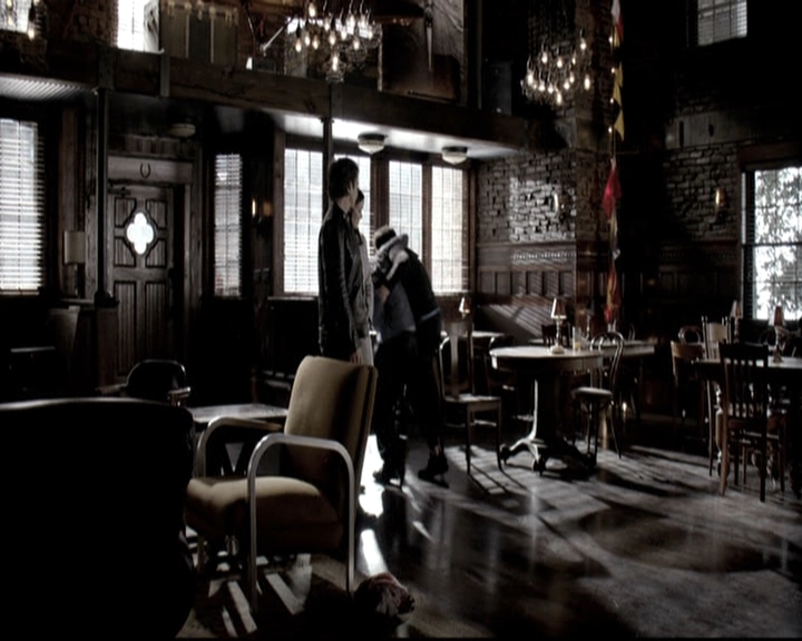 VampireDiariesWorld-dot-nl_6x18INeverCouldLoveLikeThat1701.jpg