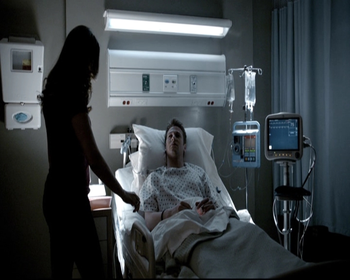 VampireDiariesWorld-dot-nl_6x18INeverCouldLoveLikeThat2010.jpg