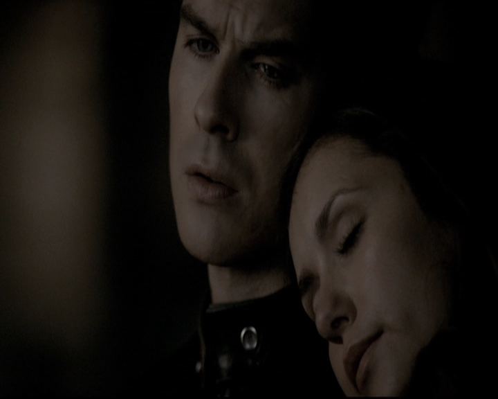VampireDiariesWorld-dot-nl_6x18INeverCouldLoveLikeThat2158.jpg