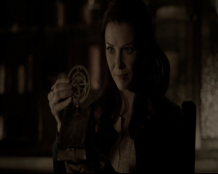 VampireDiariesWorld-dot-nl_6x18INeverCouldLoveLikeThat2217.jpg
