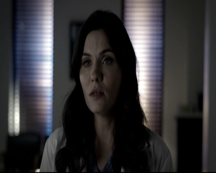 VampireDiariesWorld-dot-nl_6x18INeverCouldLoveLikeThat2240.jpg