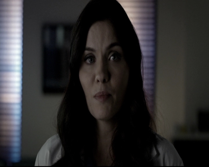 VampireDiariesWorld-dot-nl_6x18INeverCouldLoveLikeThat2265.jpg