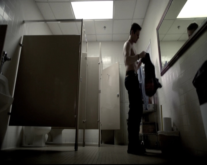 VampireDiariesWorld-dot-nl_6x19Because1030.jpg