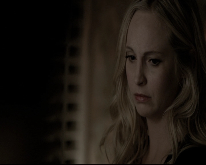 VampireDiariesWorld-dot-nl_6x19Because1993.jpg