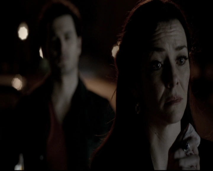 VampireDiariesWorld-dot-nl_6x19Because2056.jpg