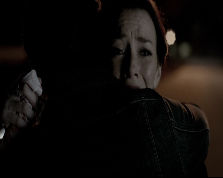 VampireDiariesWorld-dot-nl_6x19Because2141.jpg