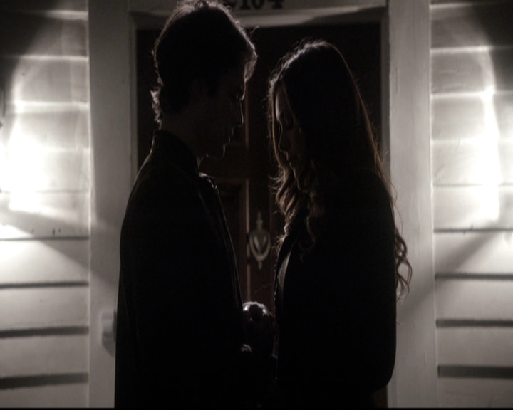 VampireDiariesWorld-dot-nl_6x20IdLeaveMyHappyHomeForYou1439.jpg