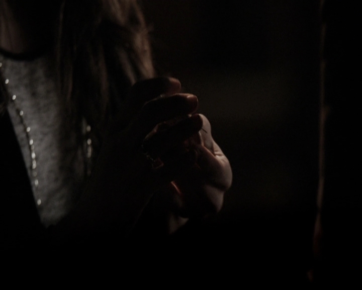 VampireDiariesWorld-dot-nl_6x20IdLeaveMyHappyHomeForYou1528.jpg
