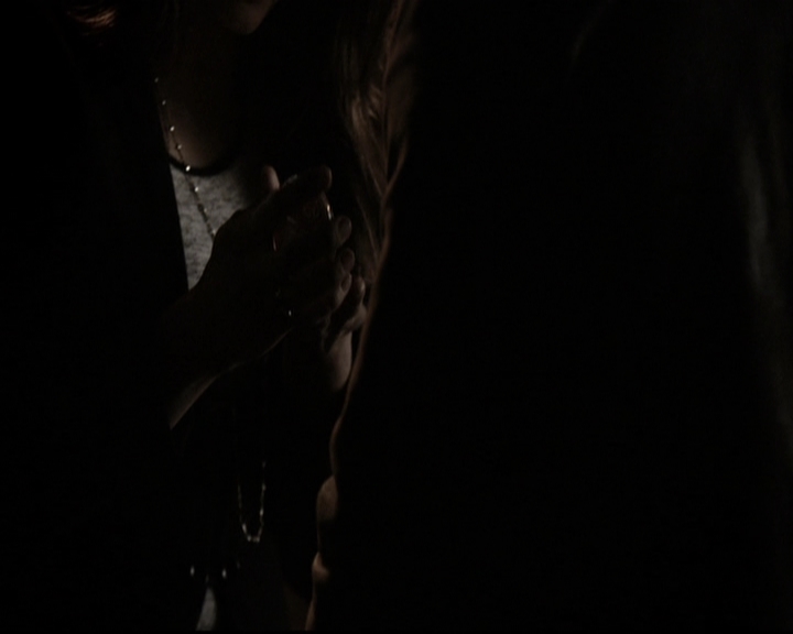 VampireDiariesWorld-dot-nl_6x20IdLeaveMyHappyHomeForYou1531.jpg