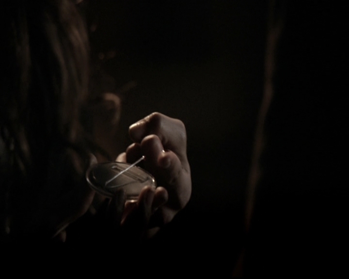 VampireDiariesWorld-dot-nl_6x20IdLeaveMyHappyHomeForYou1535.jpg