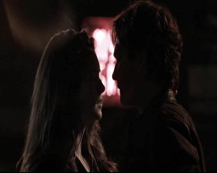 VampireDiariesWorld-dot-nl_6x20IdLeaveMyHappyHomeForYou1557.jpg