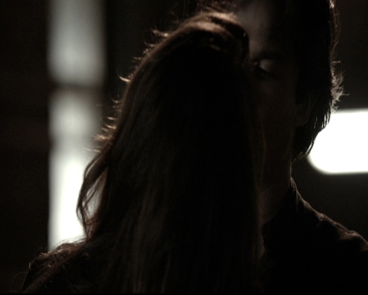 VampireDiariesWorld-dot-nl_6x20IdLeaveMyHappyHomeForYou1559.jpg