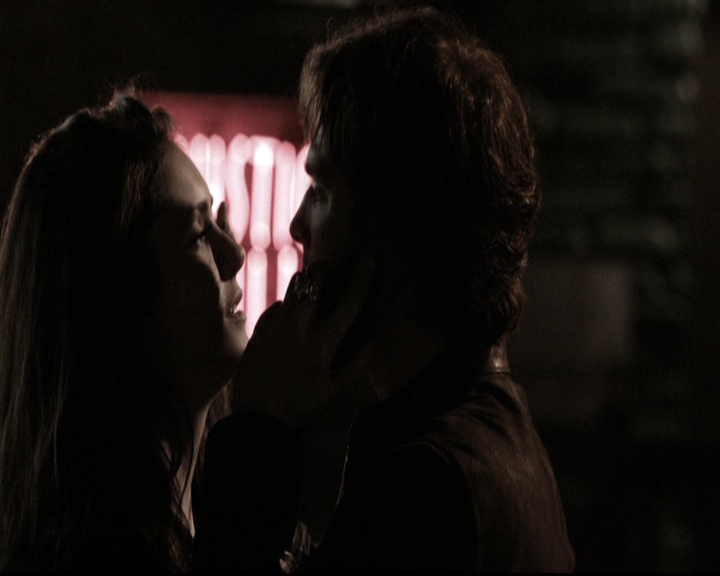 VampireDiariesWorld-dot-nl_6x20IdLeaveMyHappyHomeForYou1561.jpg