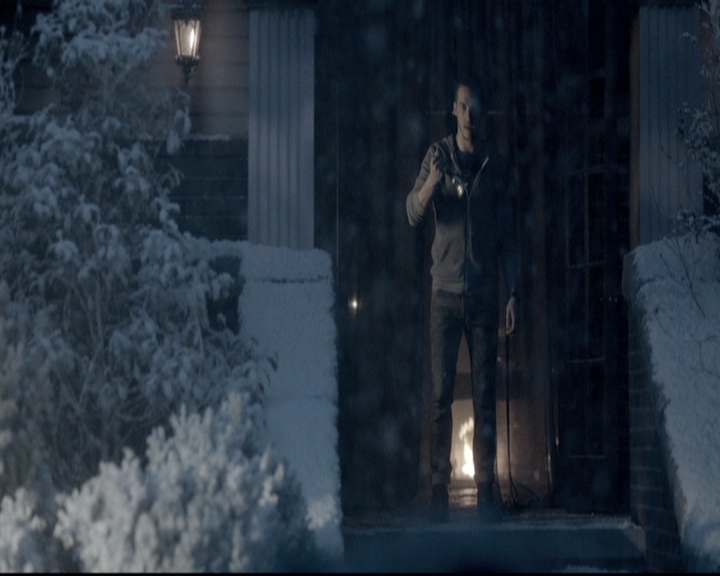 VampireDiariesWorld-dot-nl_6x20IdLeaveMyHappyHomeForYou2250.jpg
