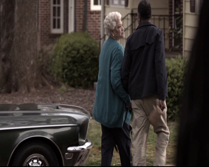 VampireDiariesWorld-dot-nl_6x21IllWedYouInTheGoldenSummertime1876.jpg