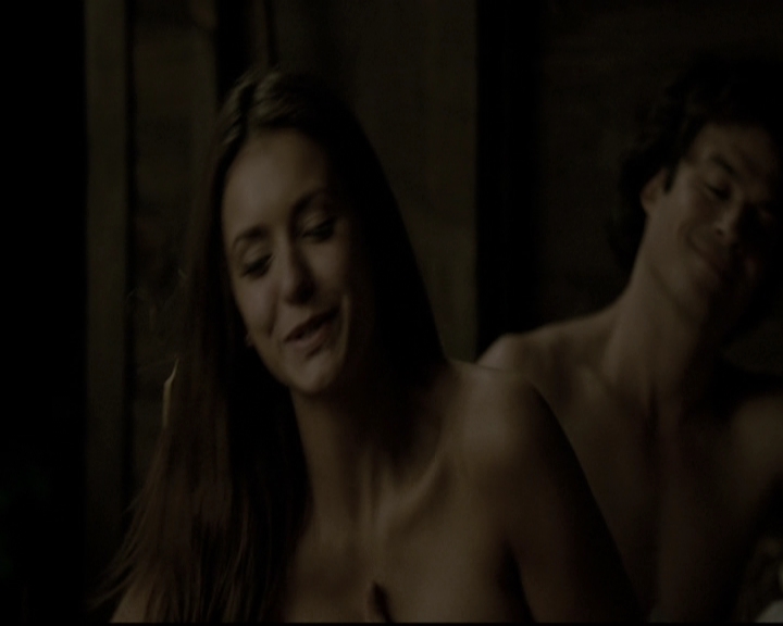 VampireDiariesWorld-dot-nl_6x21IllWedYouInTheGoldenSummertime2012.jpg