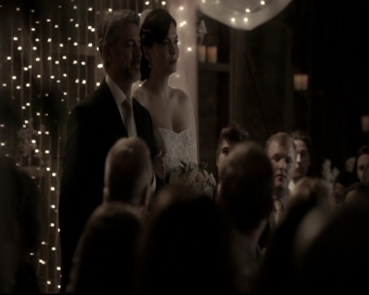 VampireDiariesWorld-dot-nl_6x21IllWedYouInTheGoldenSummertime2083.jpg