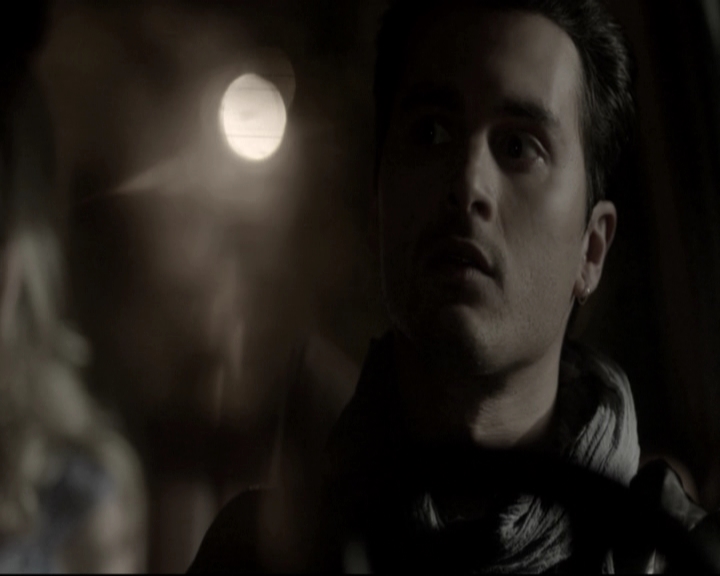 VampireDiariesWorld-dot-nl_6x22ImThinkingOfYouAllTheWhile-deletedscenes0019.jpg