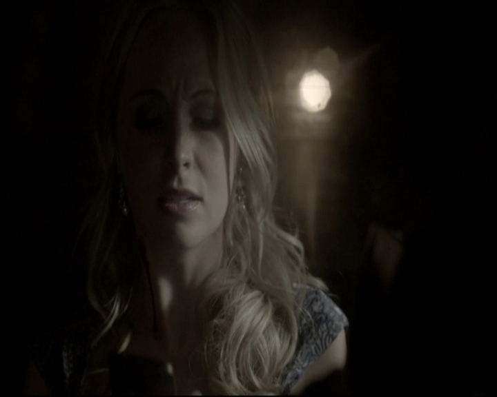 VampireDiariesWorld-dot-nl_6x22ImThinkingOfYouAllTheWhile-deletedscenes0028.jpg