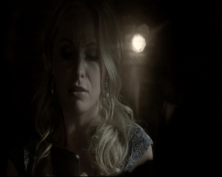 VampireDiariesWorld-dot-nl_6x22ImThinkingOfYouAllTheWhile-deletedscenes0030.jpg