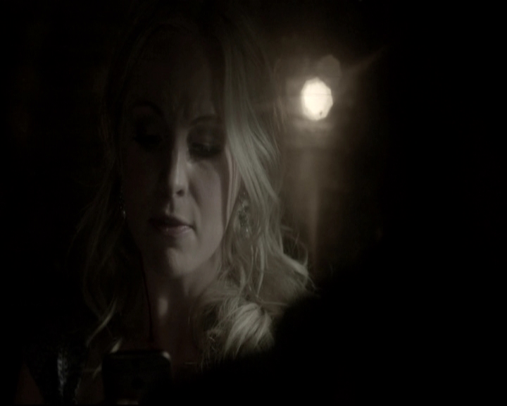 VampireDiariesWorld-dot-nl_6x22ImThinkingOfYouAllTheWhile-deletedscenes0031.jpg
