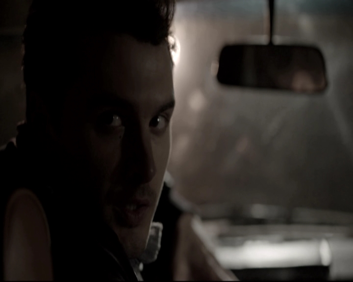 VampireDiariesWorld-dot-nl_6x22ImThinkingOfYouAllTheWhile-deletedscenes0032.jpg