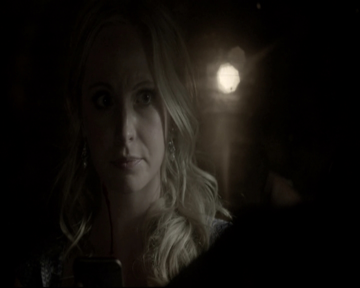 VampireDiariesWorld-dot-nl_6x22ImThinkingOfYouAllTheWhile-deletedscenes0038.jpg