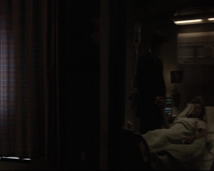 VampireDiariesWorld-dot-nl_6x22ImThinkingOfYouAllTheWhile-deletedscenes0050.jpg