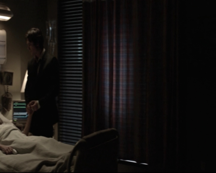VampireDiariesWorld-dot-nl_6x22ImThinkingOfYouAllTheWhile-deletedscenes0052.jpg