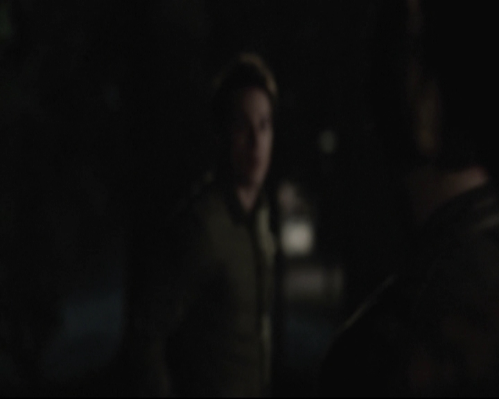 VampireDiariesWorld-dot-nl_6x22ImThinkingOfYouAllTheWhile-deletedscenes0102.jpg