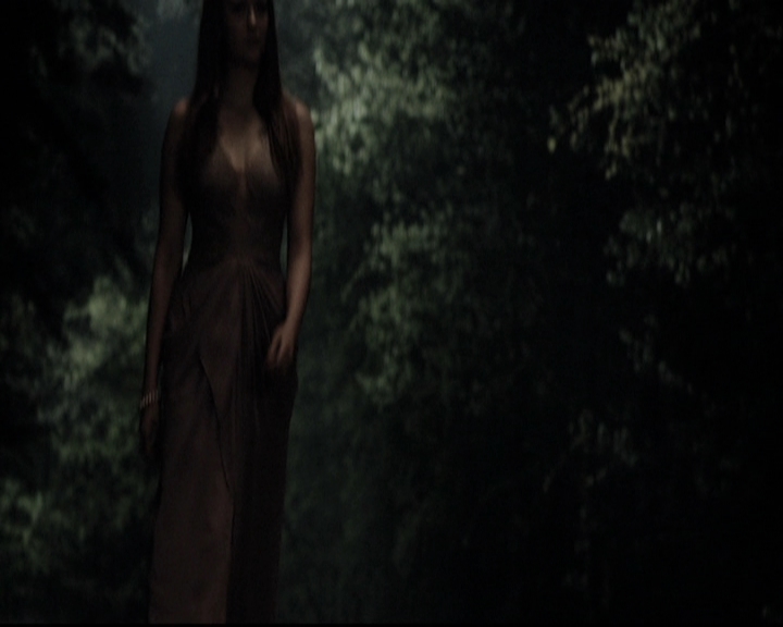 VampireDiariesWorld-dot-nl_6x22ImThinkingOfYouAllTheWhile0005.jpg