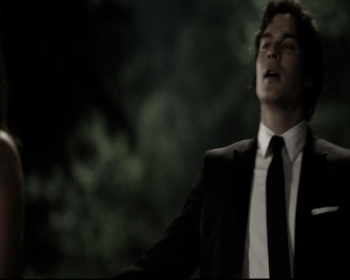 VampireDiariesWorld-dot-nl_6x22ImThinkingOfYouAllTheWhile0017.jpg