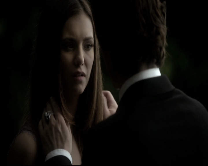 VampireDiariesWorld-dot-nl_6x22ImThinkingOfYouAllTheWhile0031.jpg
