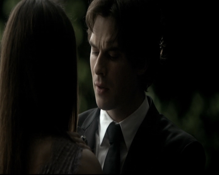 VampireDiariesWorld-dot-nl_6x22ImThinkingOfYouAllTheWhile0032.jpg