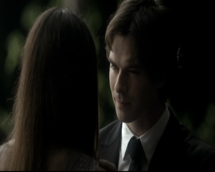 VampireDiariesWorld-dot-nl_6x22ImThinkingOfYouAllTheWhile0041.jpg