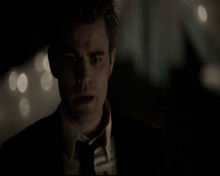 VampireDiariesWorld-dot-nl_6x22ImThinkingOfYouAllTheWhile0083.jpg