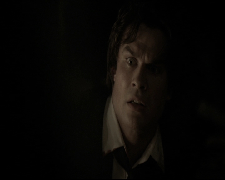 VampireDiariesWorld-dot-nl_6x22ImThinkingOfYouAllTheWhile0085.jpg