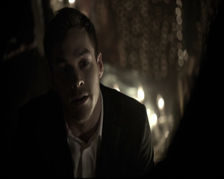 VampireDiariesWorld-dot-nl_6x22ImThinkingOfYouAllTheWhile0136.jpg