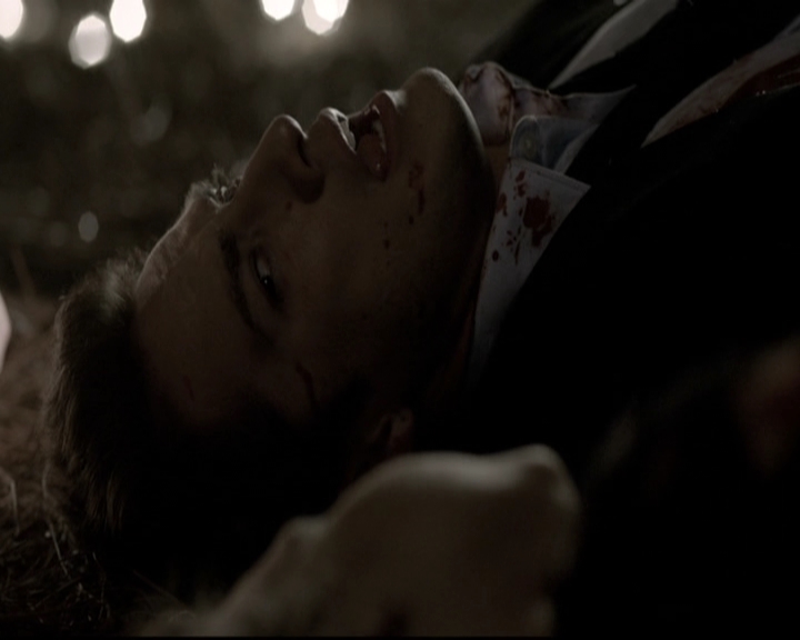 VampireDiariesWorld-dot-nl_6x22ImThinkingOfYouAllTheWhile0313.jpg