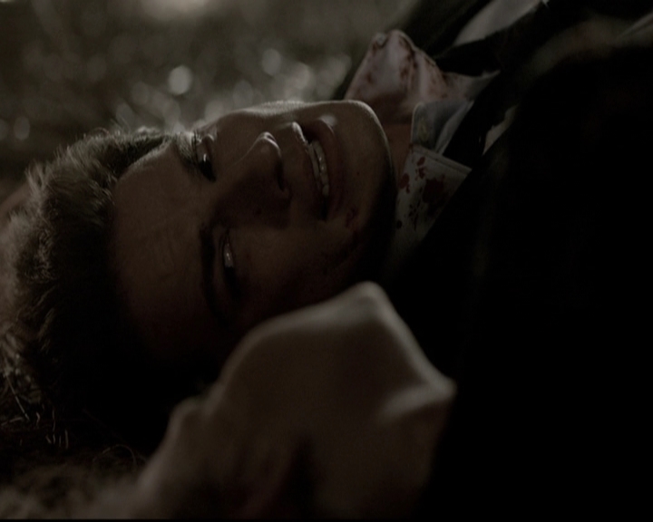 VampireDiariesWorld-dot-nl_6x22ImThinkingOfYouAllTheWhile0323.jpg