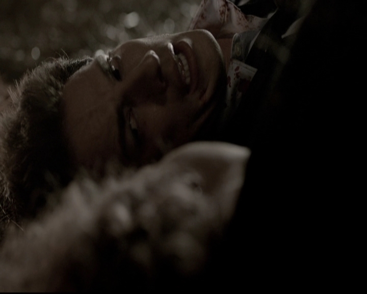 VampireDiariesWorld-dot-nl_6x22ImThinkingOfYouAllTheWhile0359.jpg