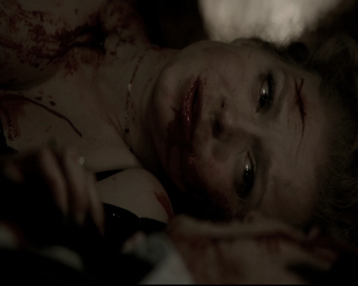VampireDiariesWorld-dot-nl_6x22ImThinkingOfYouAllTheWhile0376.jpg