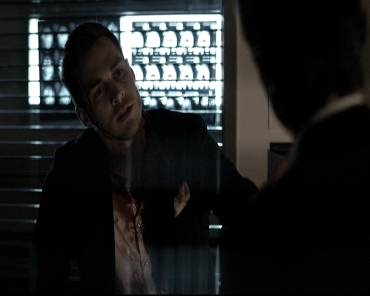 VampireDiariesWorld-dot-nl_6x22ImThinkingOfYouAllTheWhile0856.jpg