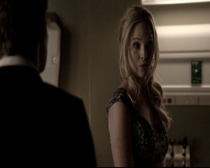 VampireDiariesWorld-dot-nl_6x22ImThinkingOfYouAllTheWhile1026.jpg