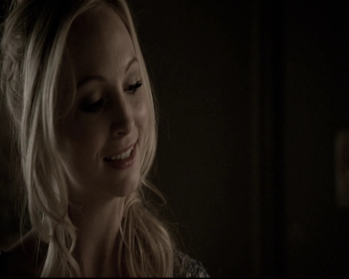 VampireDiariesWorld-dot-nl_6x22ImThinkingOfYouAllTheWhile1031.jpg