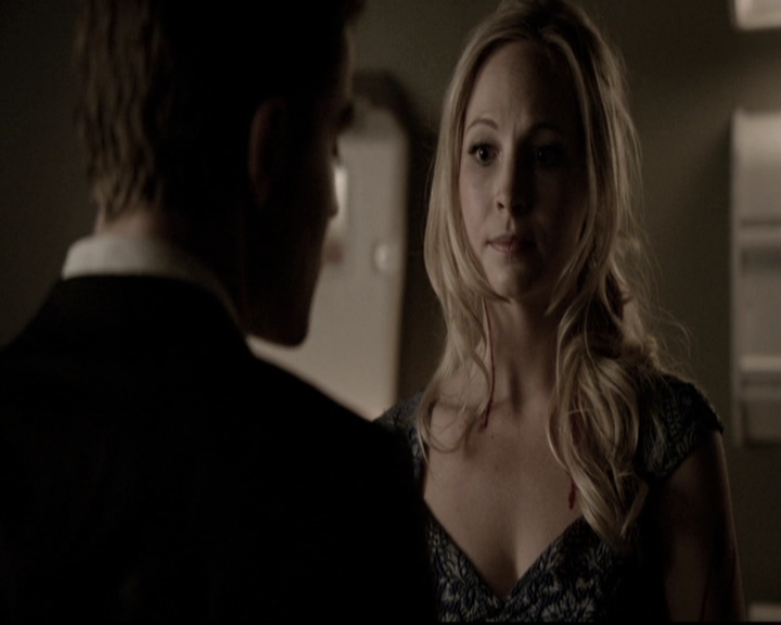 VampireDiariesWorld-dot-nl_6x22ImThinkingOfYouAllTheWhile1054.jpg