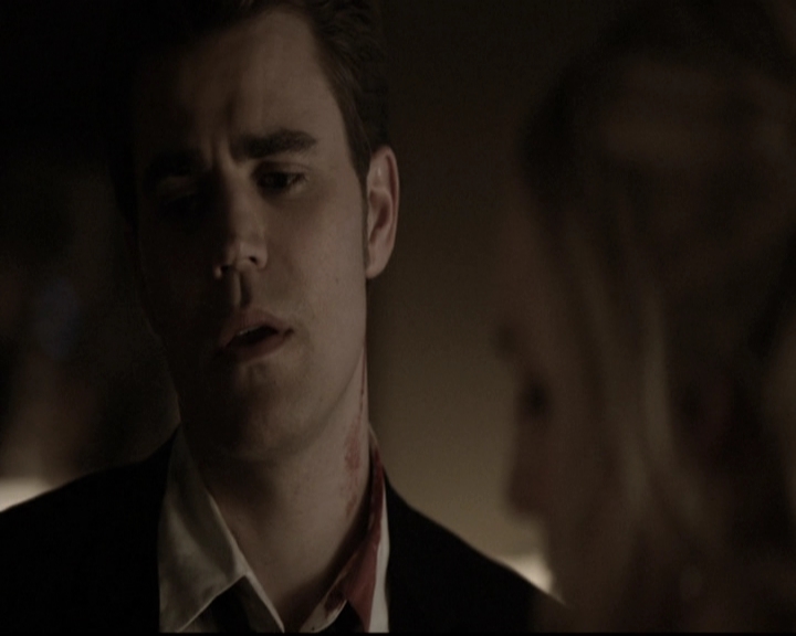 VampireDiariesWorld-dot-nl_6x22ImThinkingOfYouAllTheWhile1072.jpg