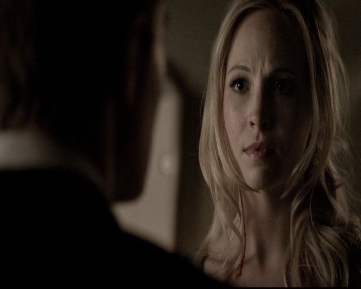 VampireDiariesWorld-dot-nl_6x22ImThinkingOfYouAllTheWhile1101.jpg