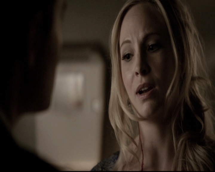 VampireDiariesWorld-dot-nl_6x22ImThinkingOfYouAllTheWhile1114.jpg