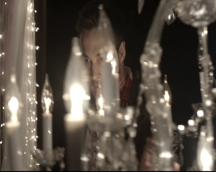 VampireDiariesWorld-dot-nl_6x22ImThinkingOfYouAllTheWhile1133.jpg